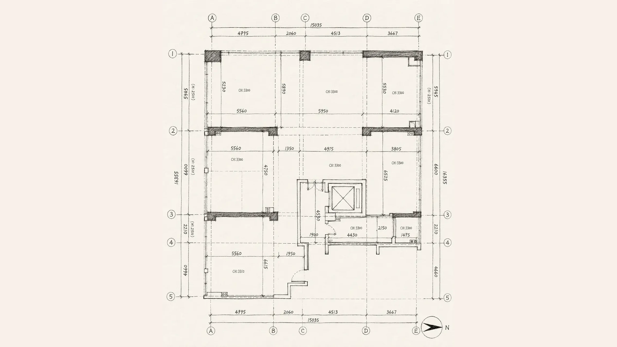 套房规划原始结构或初始方案平面图，展示住宅墙体、房间分区和动线基础